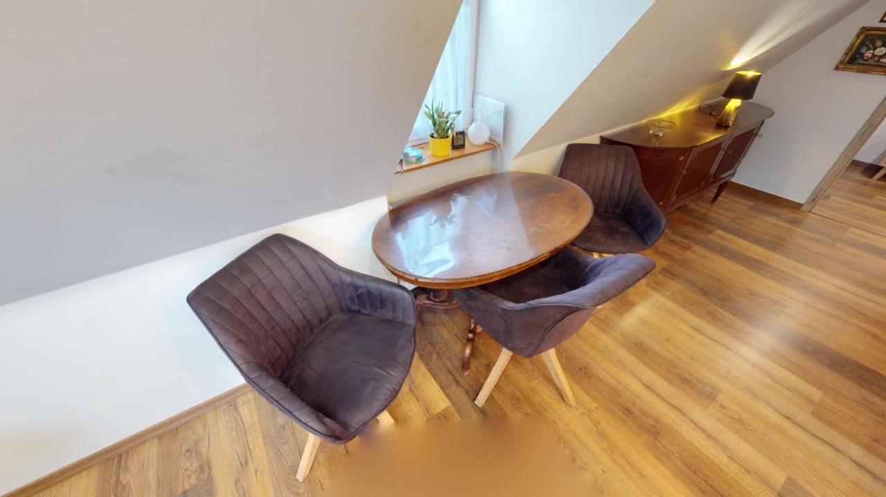 Apartman Atelier Vary V Nove Zrekonstruovanem Dome Karlovy Vary Exterior photo